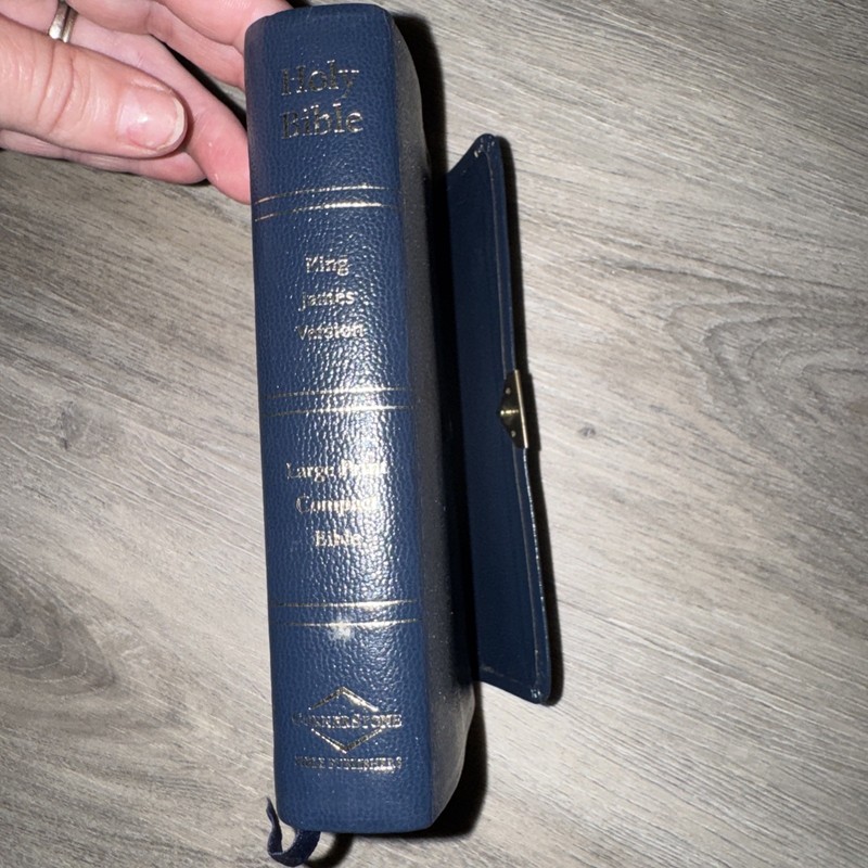 2000 KJV Large Print Compact Bible Snap Cover King James Cornerstone Leather *