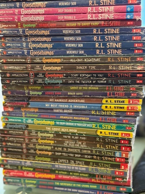 GOOSEBUMPS Give yourself SERIES PAPERBACK ( 1 TO 42 ) REPRINT (CHOOSE ANY ONE) gallery
